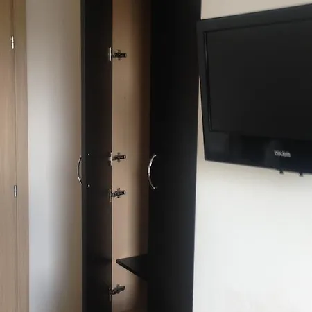 לינה וארוחת בוקר Daniel Silea