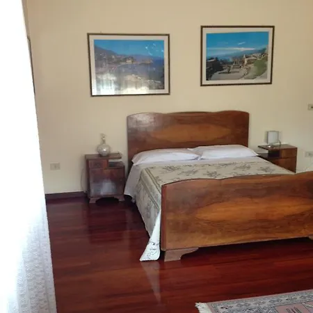 Daniel Bed & Breakfast 3*